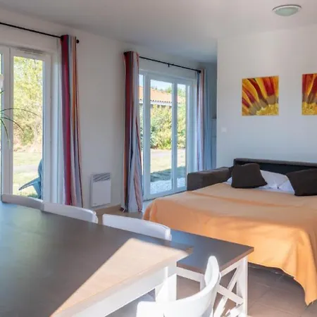 Vacanceole - Le Domaine Des Grands Lacs 3*