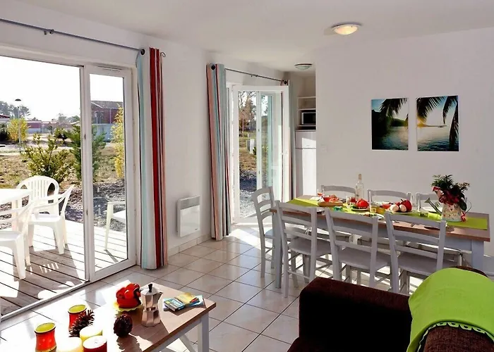 Vacanceole - Le Domaine Des Grands Lacs 3*